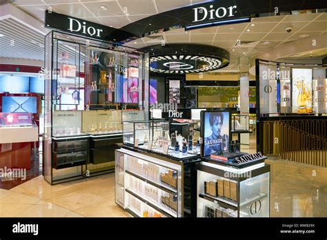 changi airport dior.